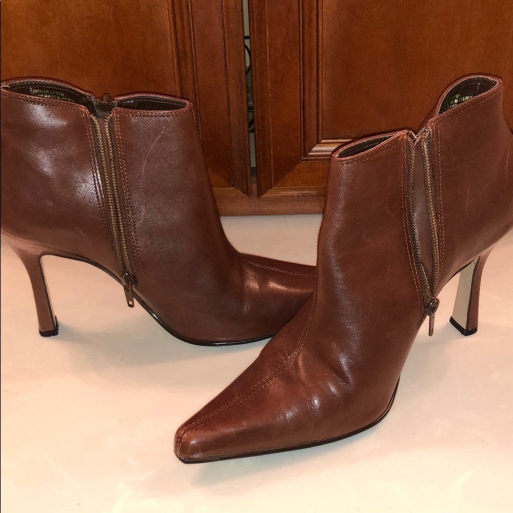 Bruno Valenti brown booties